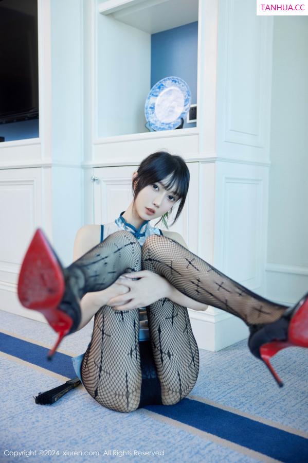玥儿玥  [XiuRen]高清写真图 2024.09.30 No.9236 玥儿玥er 美腿丝袜第24张图片